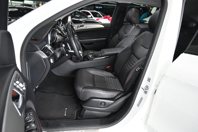 BENZ GLE43  第7張相片