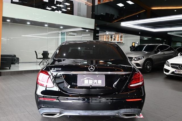 BENZ E300  第5張相片
