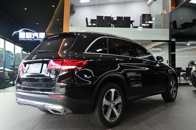 BENZ GLC300  第4張相片