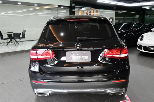 BENZ GLC300  第5張相片