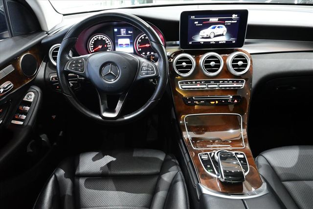 BENZ GLC300  第7張相片