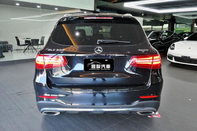 GLC300 AMG 全景 LED頭燈  第16張相片