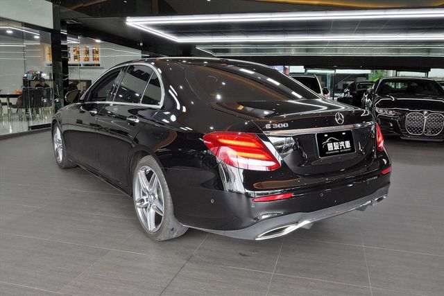 E300 AMG 柏林之音 大螢幕  第16張相片