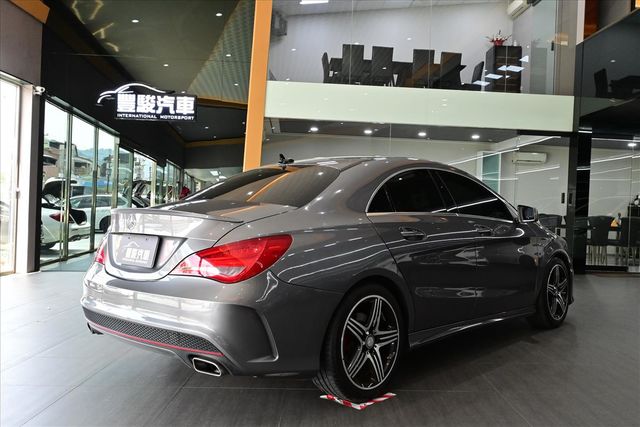 BENZ CLA250  第2張相片