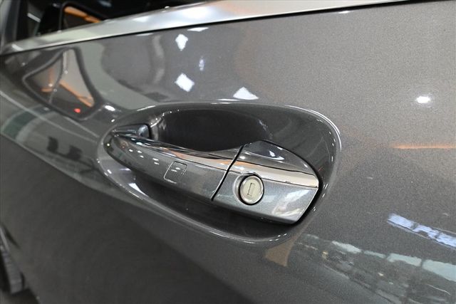 BENZ CLA250  第7張相片