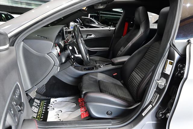 BENZ CLA250  第16張相片