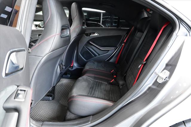 BENZ CLA250  第17張相片