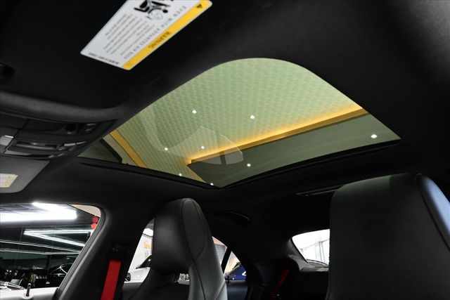 BENZ CLA250  第18張相片