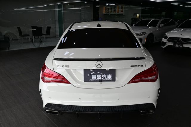 BENZ CLA45 AMG  第5張相片