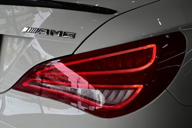 BENZ CLA45 AMG  第8張相片