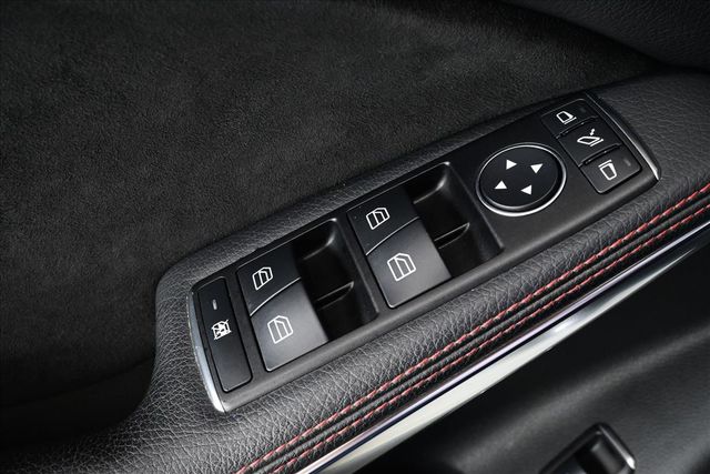 BENZ CLA45 AMG  第14張相片