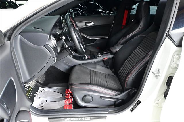 BENZ CLA45 AMG  第16張相片