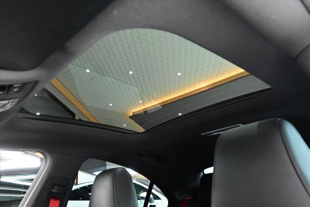 BENZ CLA45 AMG  第18張相片