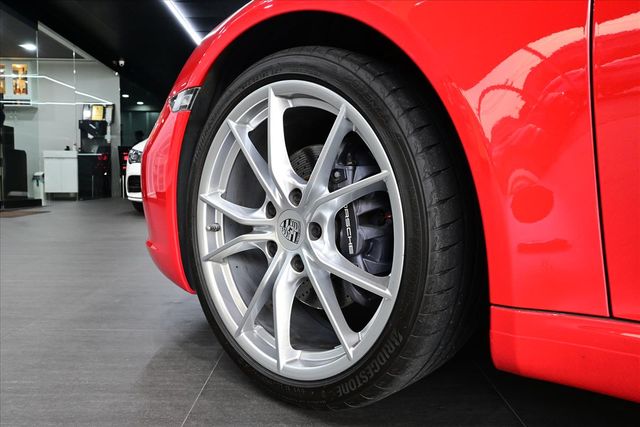 PORSCHE 911  第16張相片