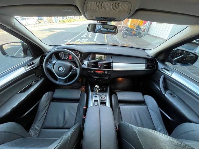 總代理 X5 35i 跑 6.8萬  第7張相片