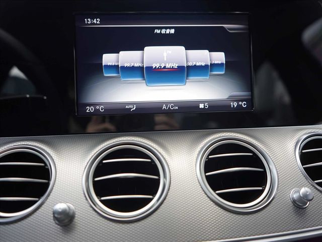 BENZ E200  第10張相片