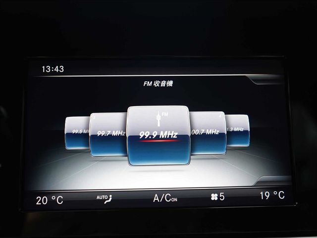BENZ E200  第12張相片