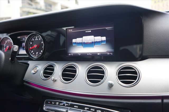 BENZ E200  第17張相片