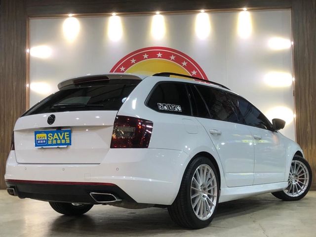 旅行車款 同GTI引擎  第4張相片