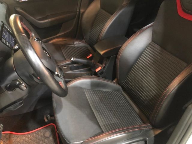 旅行車款 同GTI引擎  第8張相片