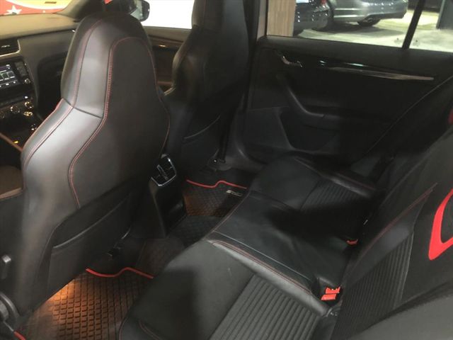 旅行車款 同GTI引擎  第9張相片