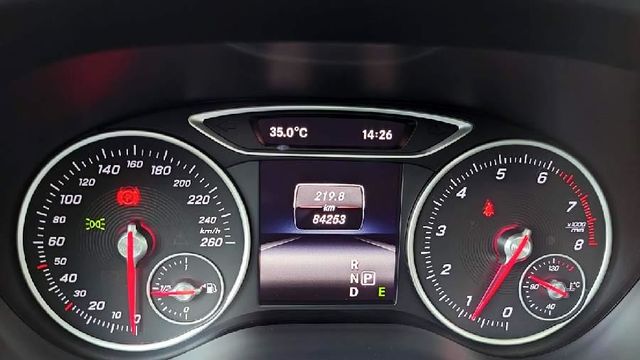 B200汽油版 全景天窗1.6渦輪一手車  第10張相片