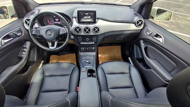 B200汽油版 全景天窗1.6渦輪一手車  第13張相片