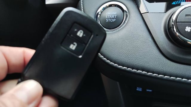 ㄧ手車女用 原廠保養LED恆溫I-key  第9張相片