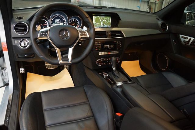 2012年領牌 C63 小改款  第10張相片