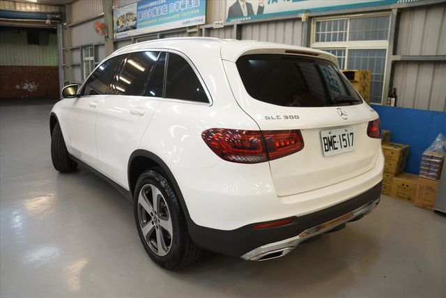 小改款 僅跑2萬 GLC300  第2張相片