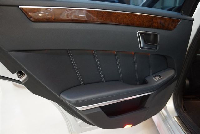 14年領牌 一手車 原鈑件 AMG  第19張相片