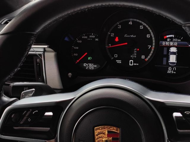 MACAN TURBO  第3張相片