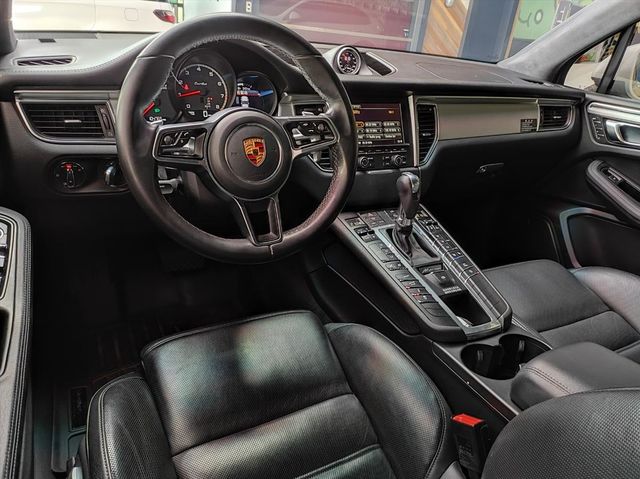 MACAN TURBO  第7張相片