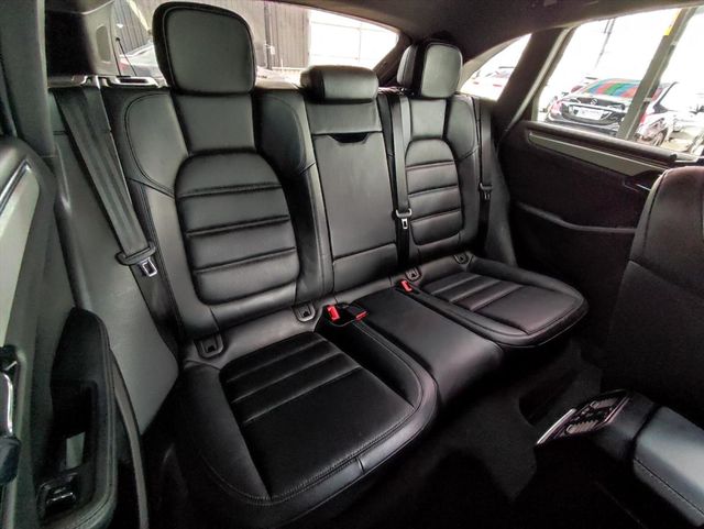 MACAN TURBO  第10張相片