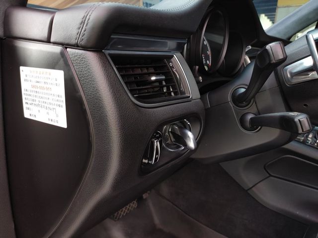 MACAN TURBO  第12張相片
