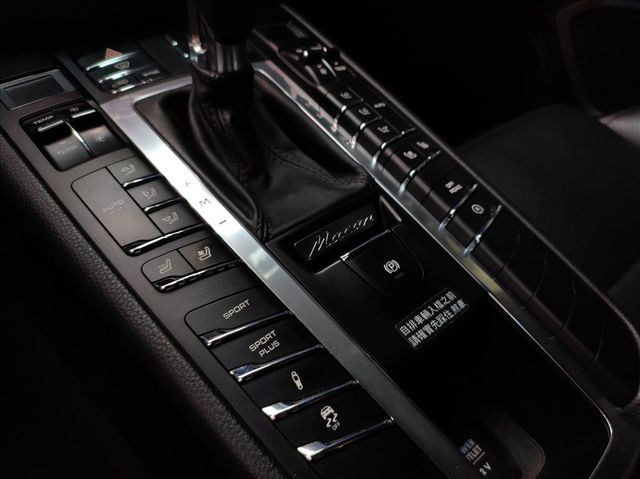 MACAN TURBO  第13張相片