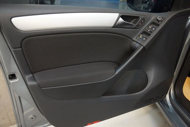2011領牌 2.0TDI 柴油省油省稅  第7張相片
