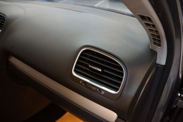 2011領牌 2.0TDI 柴油省油省稅  第14張相片