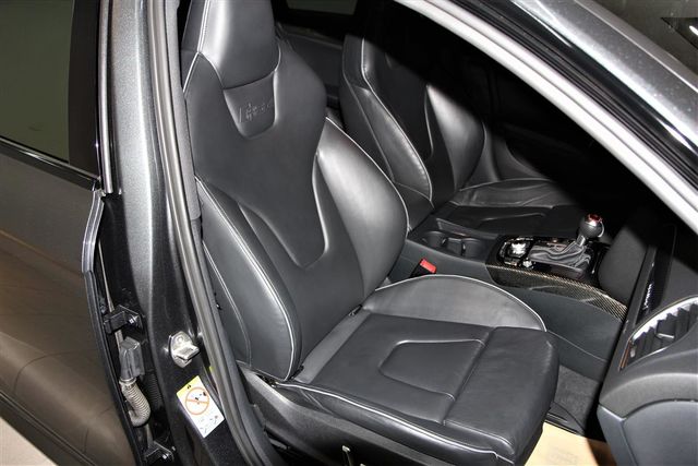總代理 Audi RS4 旅行車  第14張相片