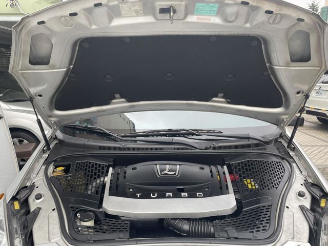 LUXGEN MPV  第9張相片