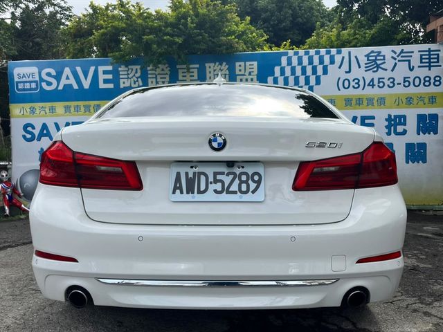 Luxury選配智慧型鑰匙 摸門 定速  第19張相片