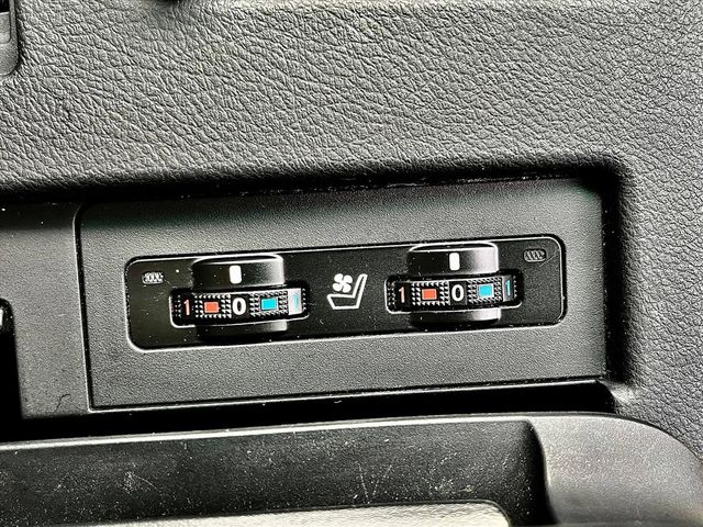 一手原廠保養 頂級 全景天窗 I-KEY  第10張相片