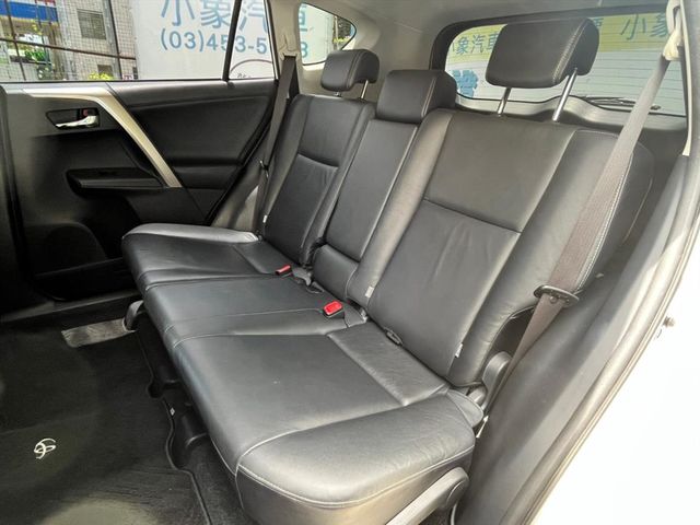 跑5萬 G版 I-KEY 天窗 倒車顯影  第8張相片