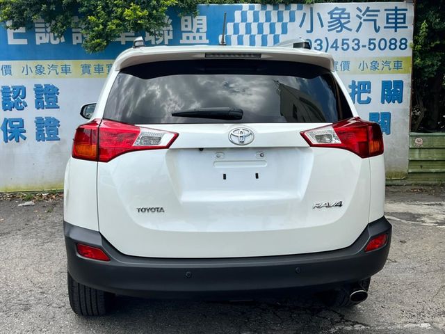 跑5萬 G版 I-KEY 天窗 倒車顯影  第13張相片