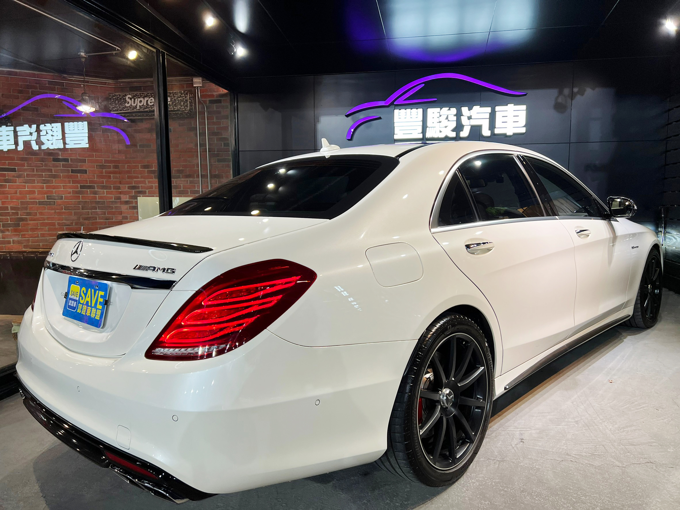 2014 AMG S63 Sedan 4Matic 跑8萬6公里 P20駕駛輔助.電吸門.腳踢尾門.柏林 4區溫控冷熱椅 0938-920-586 周先生 LINE ID : 0938920586  第2張相片