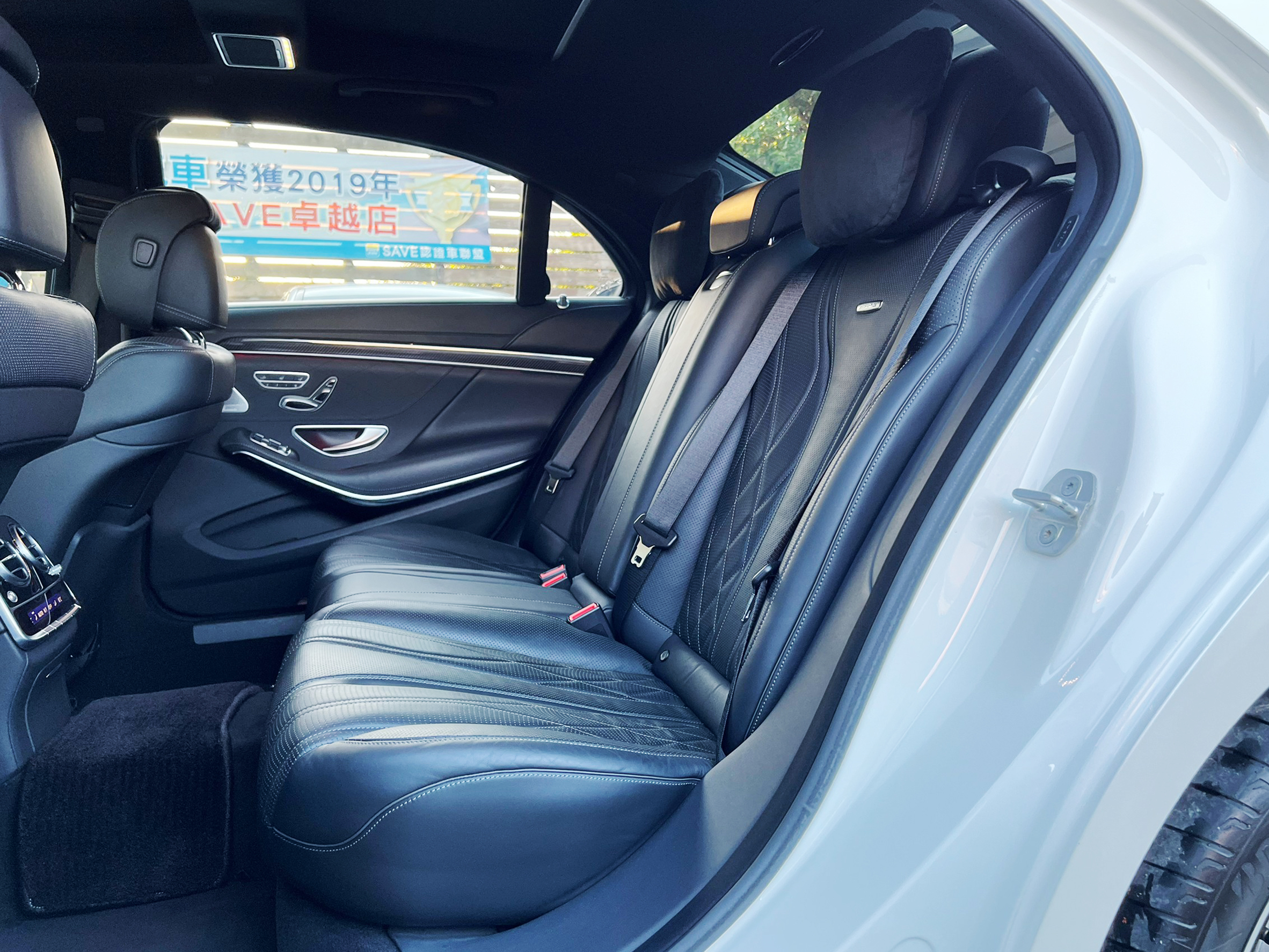 2014 AMG S63 Sedan 4Matic 跑8萬6公里 P20駕駛輔助.電吸門.腳踢尾門.柏林 4區溫控冷熱椅 0938-920-586 周先生 LINE ID : 0938920586  第5張相片