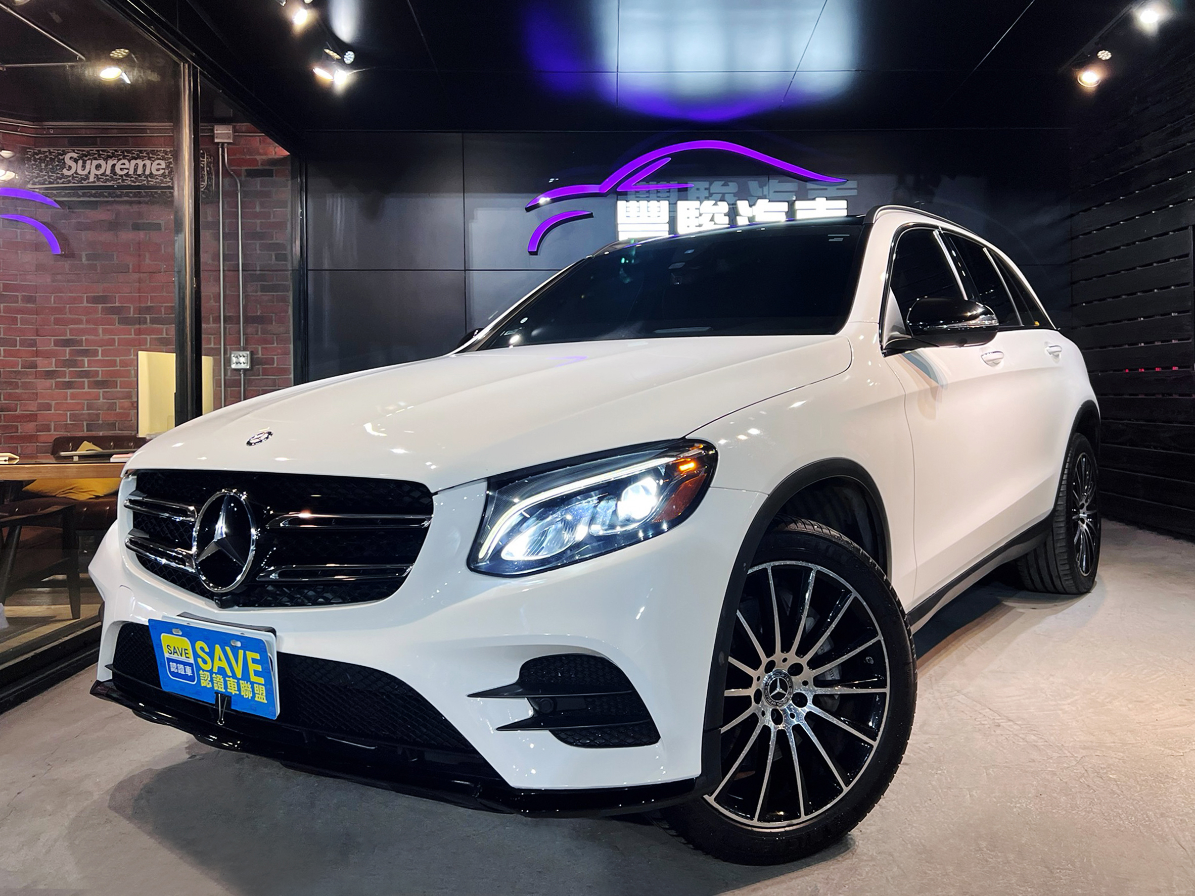 2017 M-BENZ GLC300 AMG 夜色套件 360度環景攝影 柏林之音 雙前座電熱椅 盲點偵測 0938-920-586 周先生 LINE ID : 0938920586  第1張相片