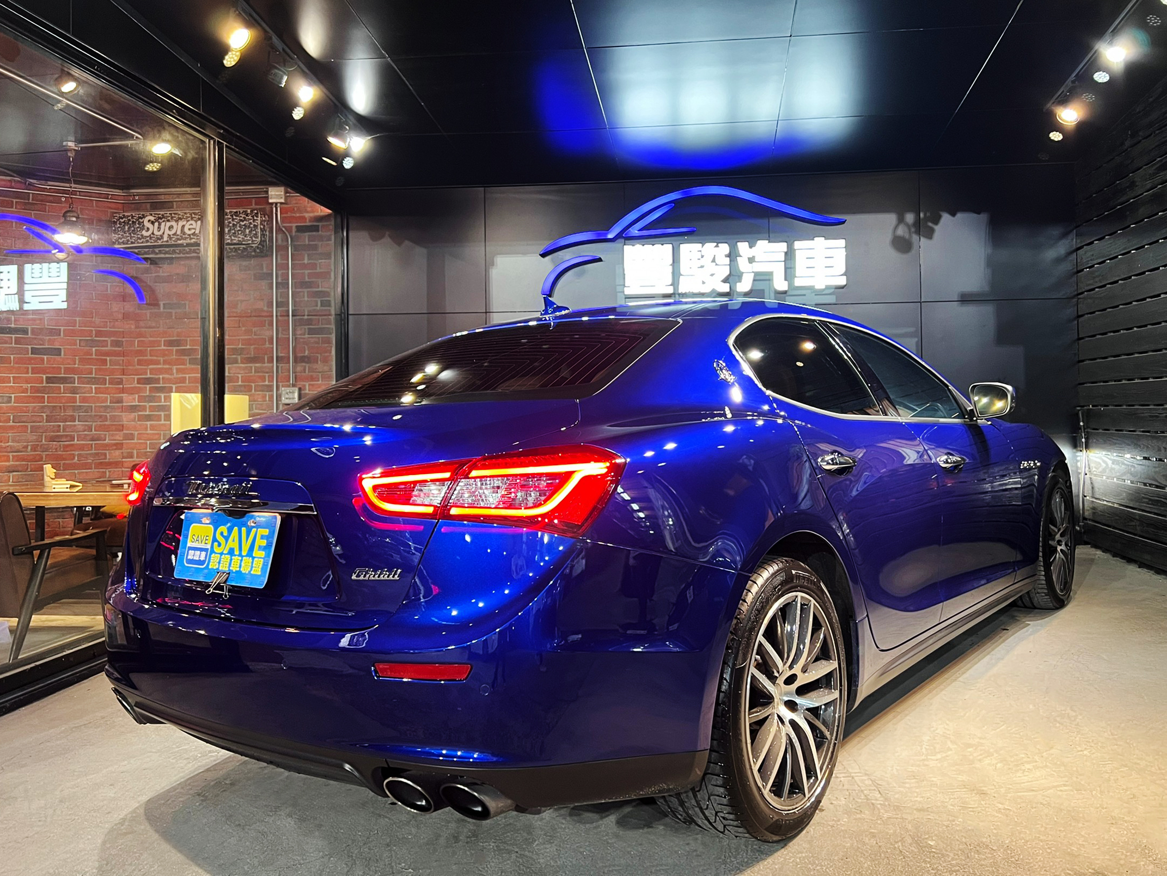 2017式 Maserati Ghibli 3.0 V6 Elite 0938-920-586 周先生 LINE ID : 0938920586  第2張相片