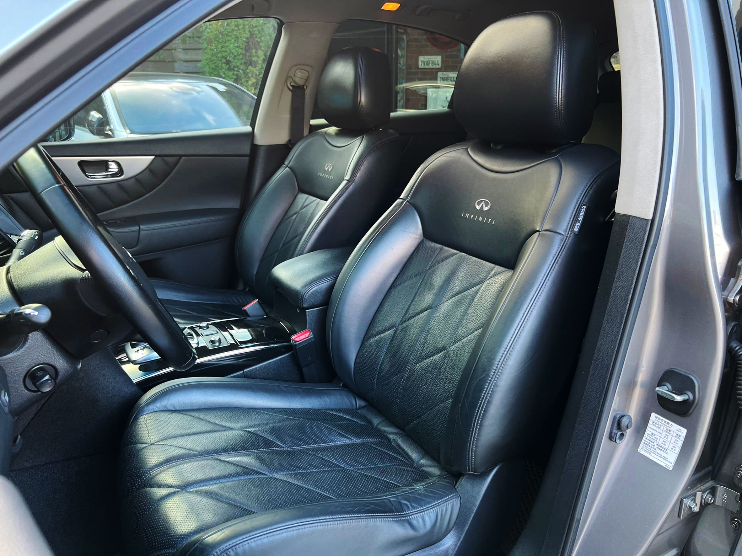 2011 Infiniti FX35 3.5 V6 AWD 0938-920-586 周先生 LINE ID : 0938920586  第4張相片
