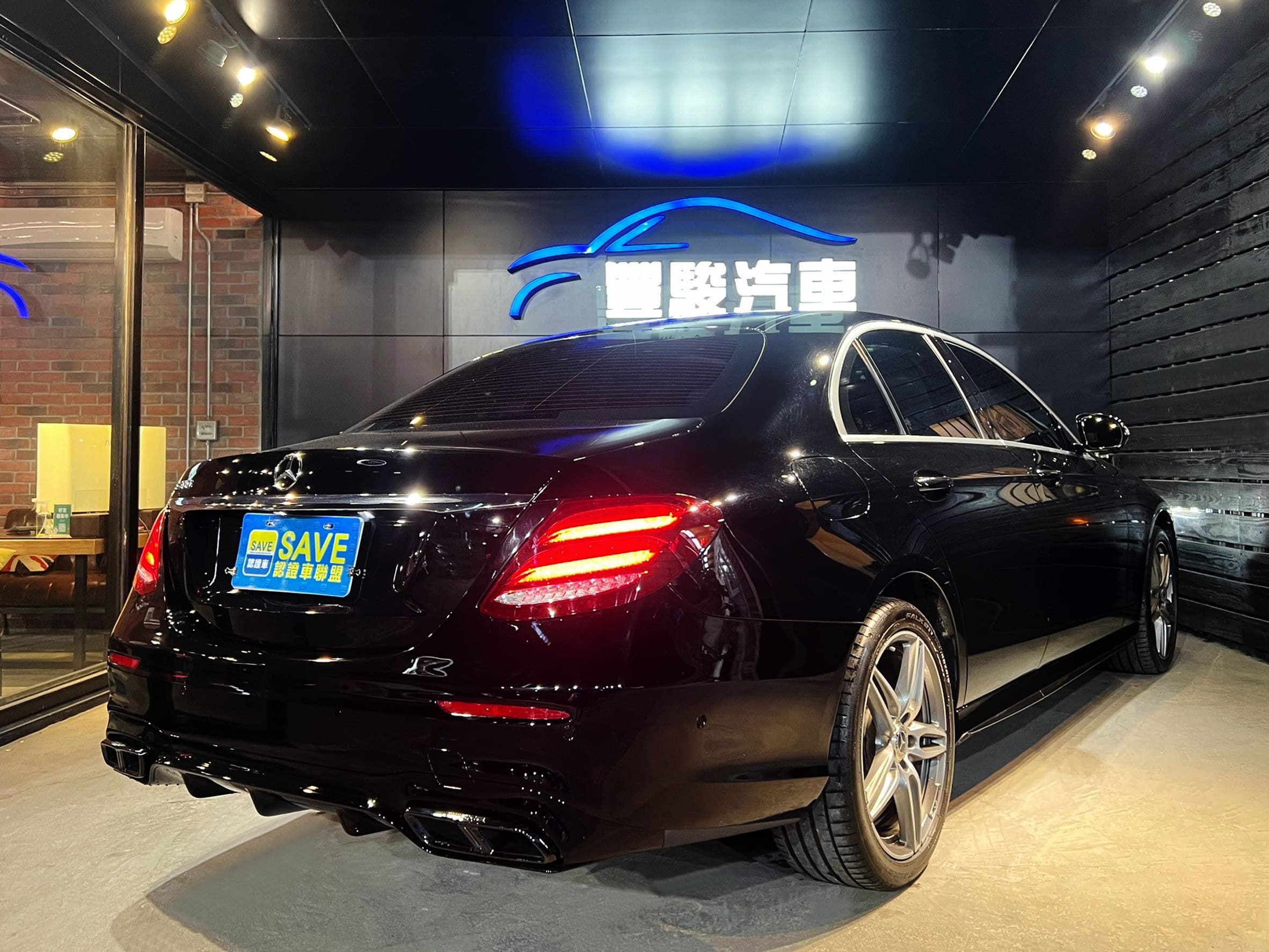 2016 M-Benz E300 0938-920-586 周先生 LINE ID : 0938920586  第2張相片